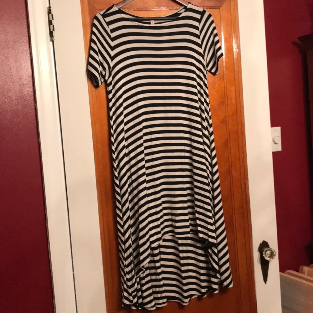 Women’s black and white dress medium